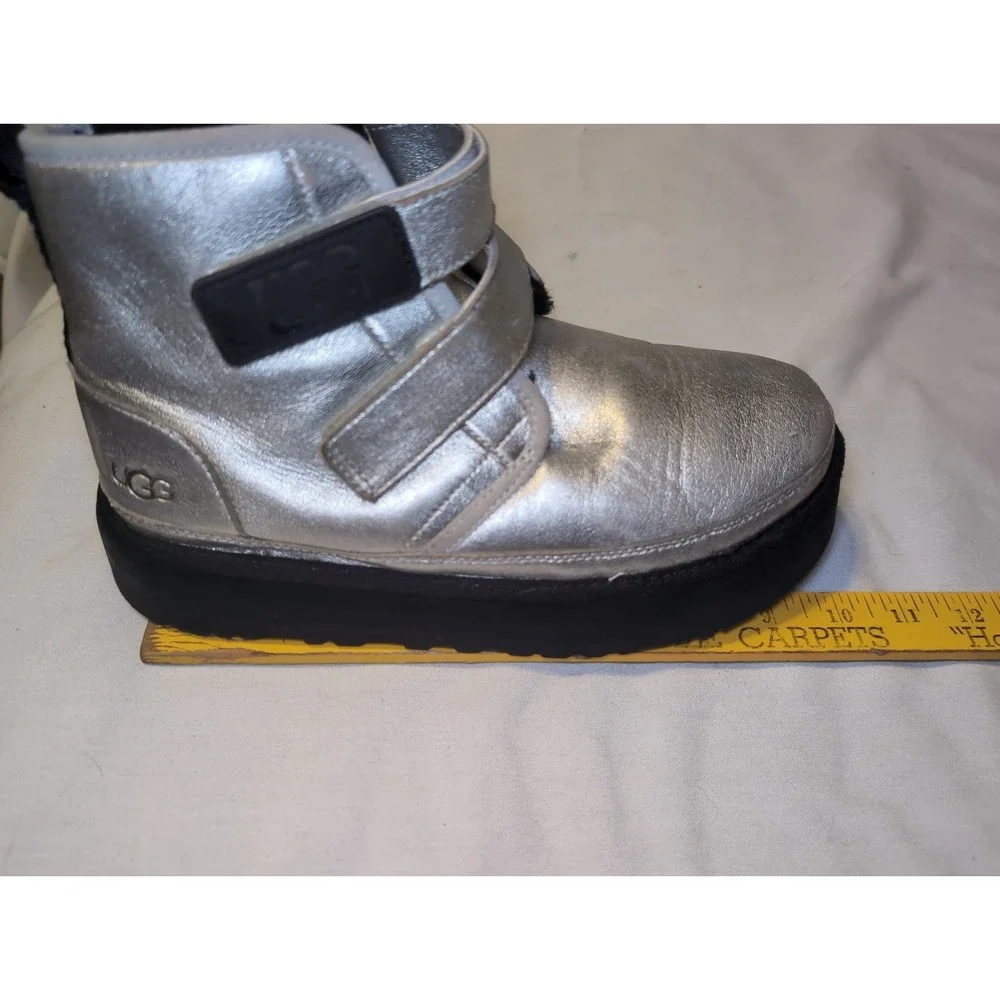 Ugg Neumel Leather Platform Chukka Boots (Big Kids 5, W 6) Silver Strap Ankle